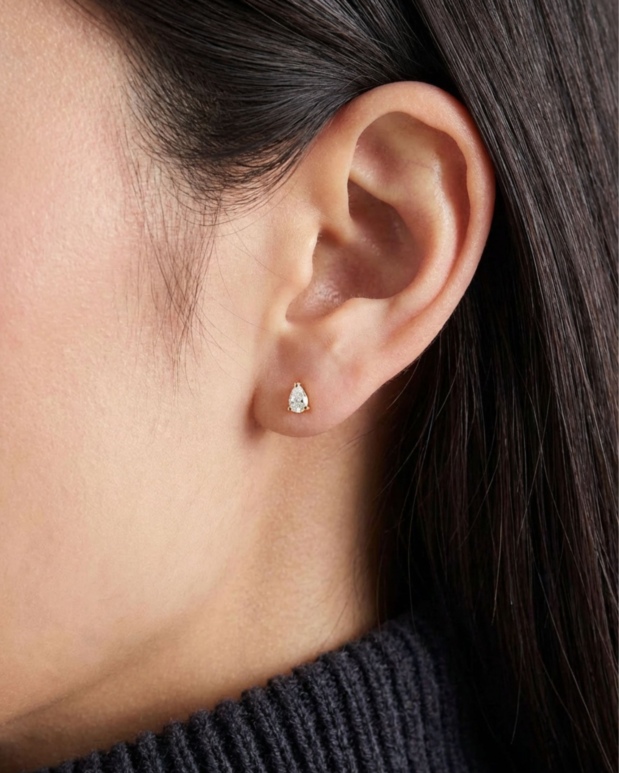 Linea Pear Diamond Stud Earrings 14k