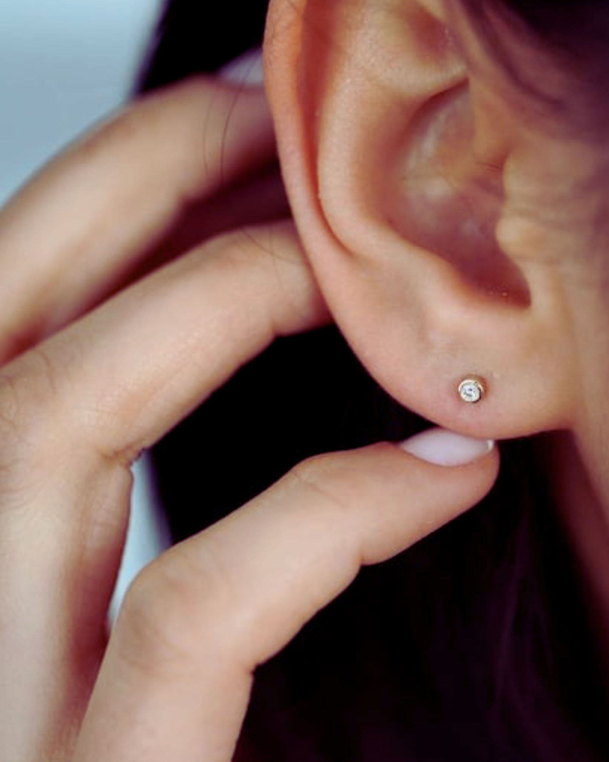 Soleil No. 1 Diamond Petite Stud Earrings 14k