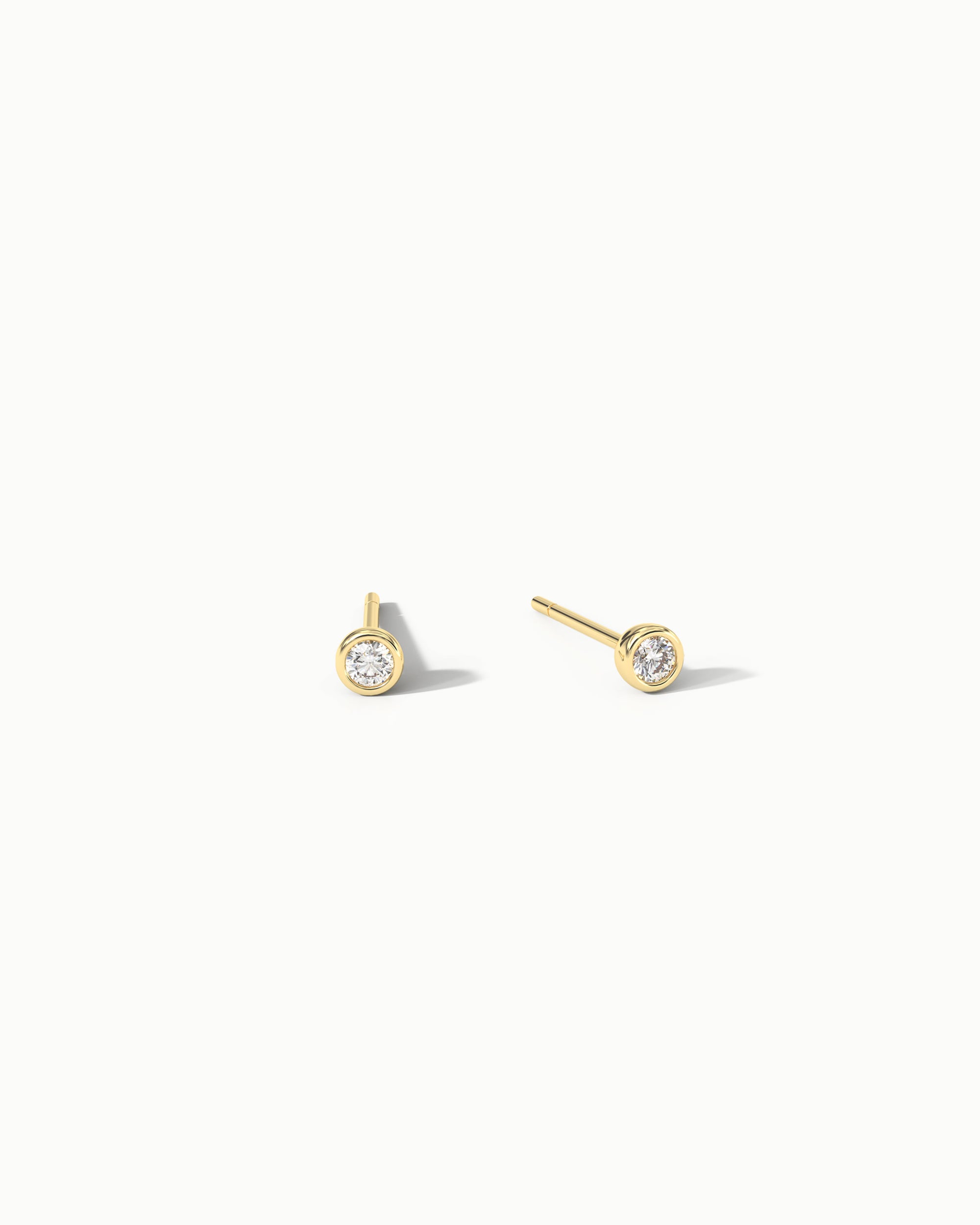 Soleil No. 1 Diamond Petite Stud Earrings 14k